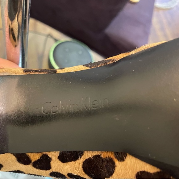 Calvin Klein leopard skin, platform heels. Gorgeous, a statement, easy walking! - Picture 4 of 5